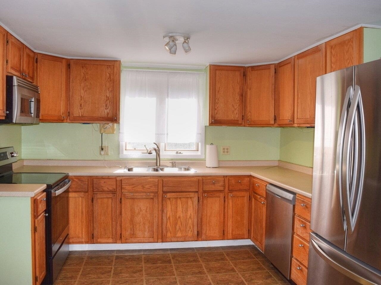 Property Photo:  8 Waverly Street  VT 05452 