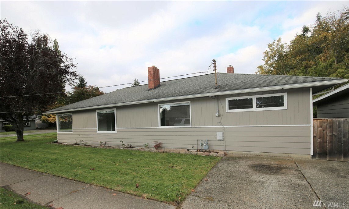 Property Photo:  3000 Vallette St  WA 98225 