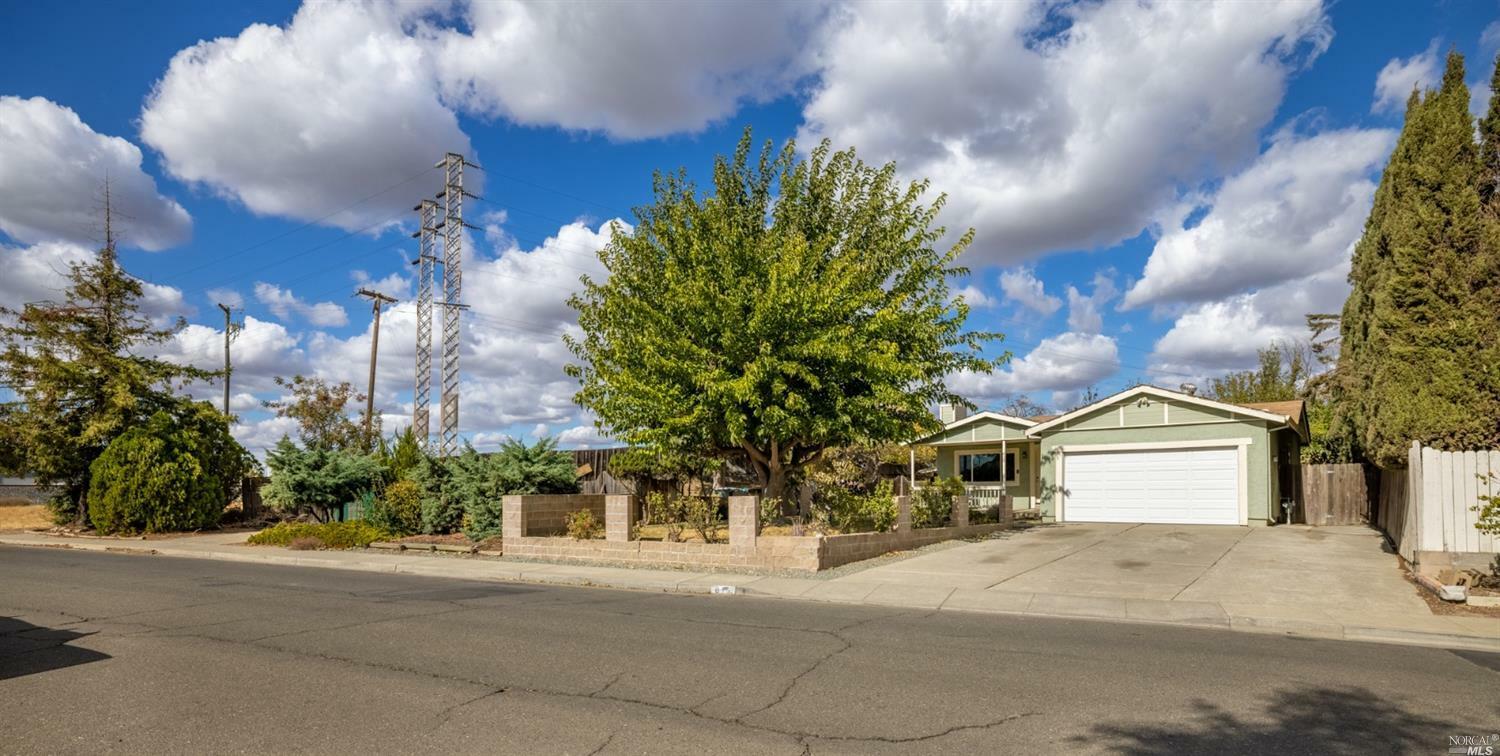 Property Photo: 615 N 2nd Street CA 95620