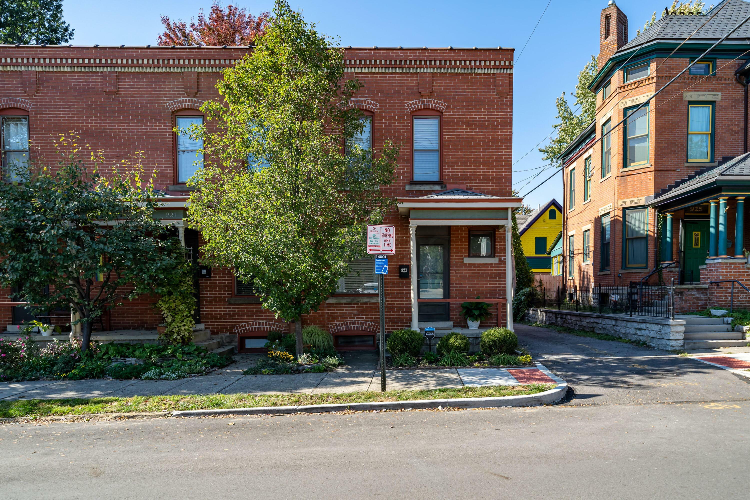 Property Photo:  923 Dennison Avenue  OH 43201 