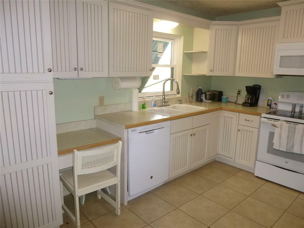 Property Photo:  220 Raymond Avenue  FL 33843 