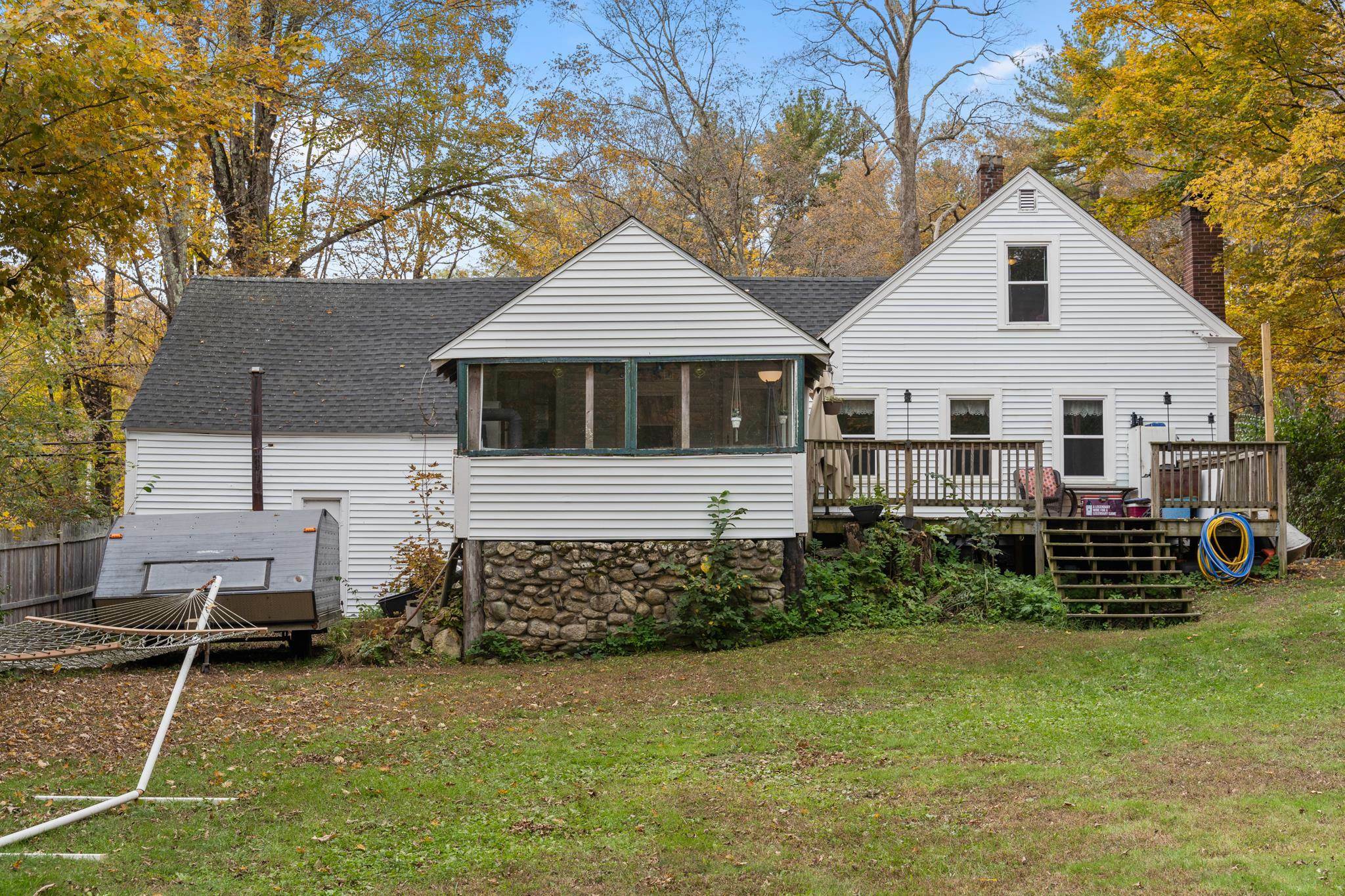 Property Photo:  9 Meetinghouse Hill Road  NH 03033 