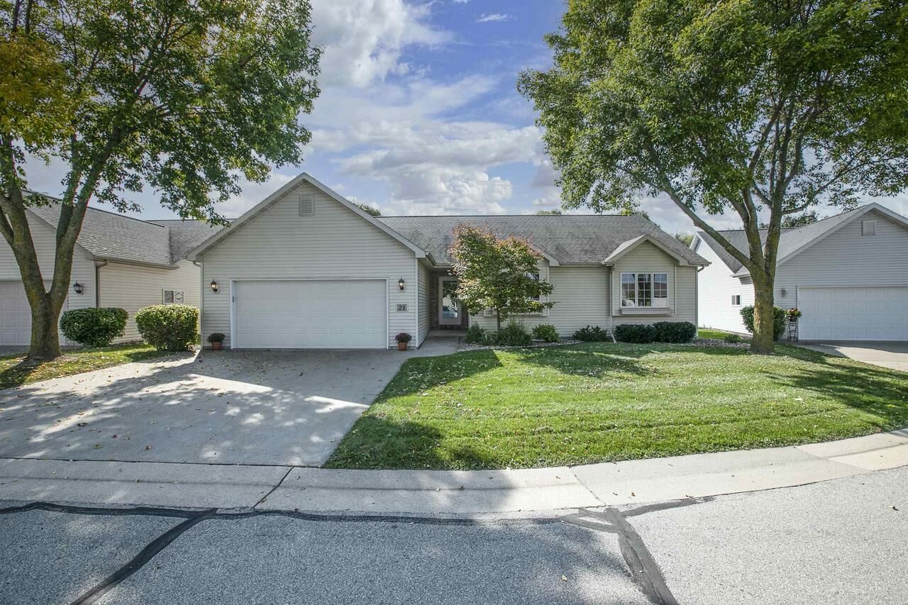 Property Photo: 21 Penbrook Circle WI 54913