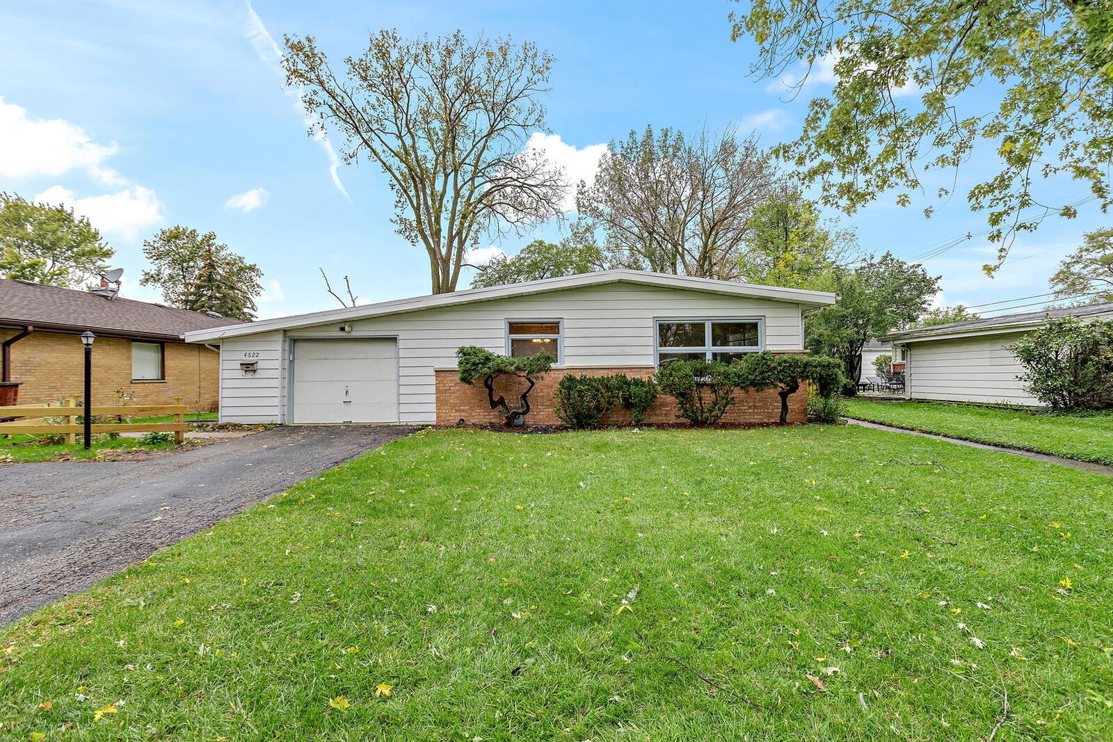 Property Photo:  4622 Larch Avenue  IL 60025 
