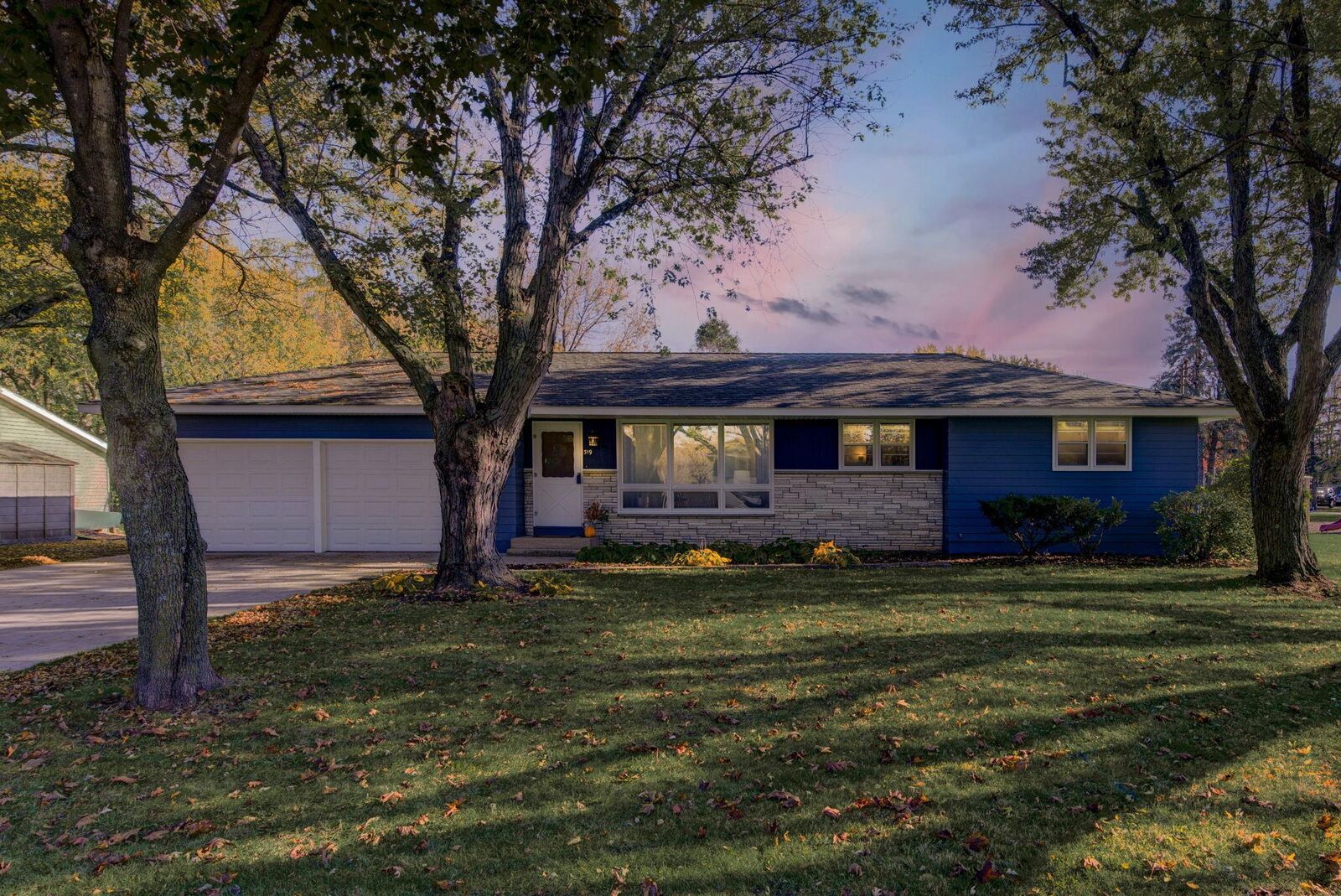 Property Photo:  319 Cannon View Drive  MN 55066 