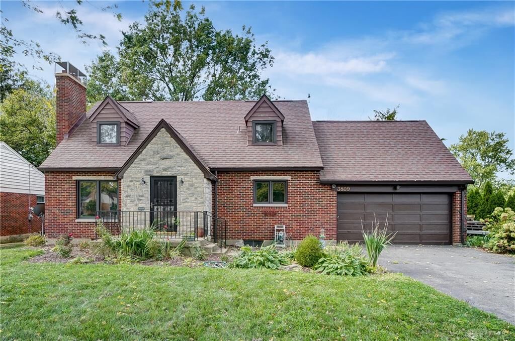 Property Photo: 3809 Far Hills Avenue OH 45429