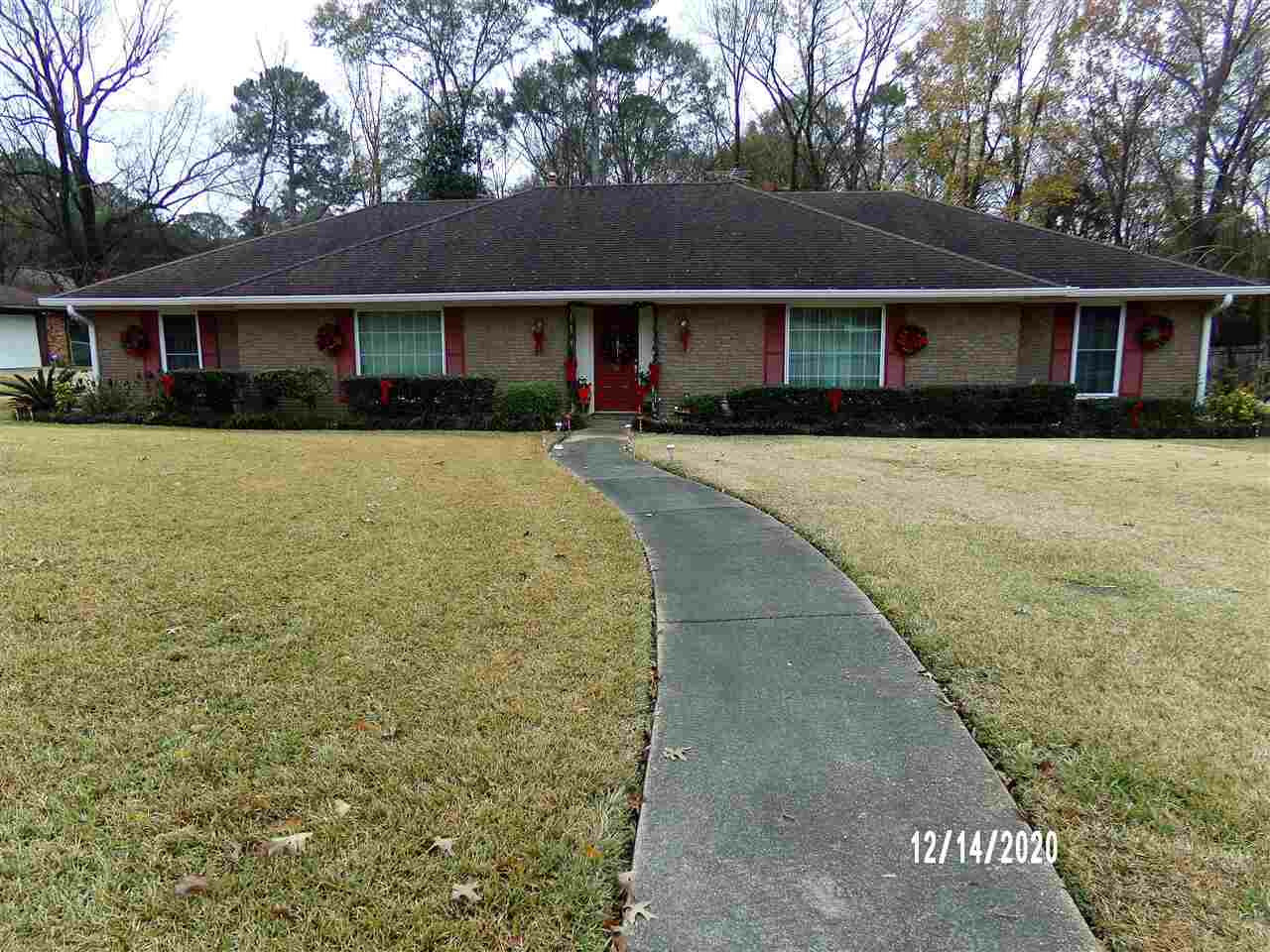 Property Photo:  835 Rutherford Drive  MS 39206 