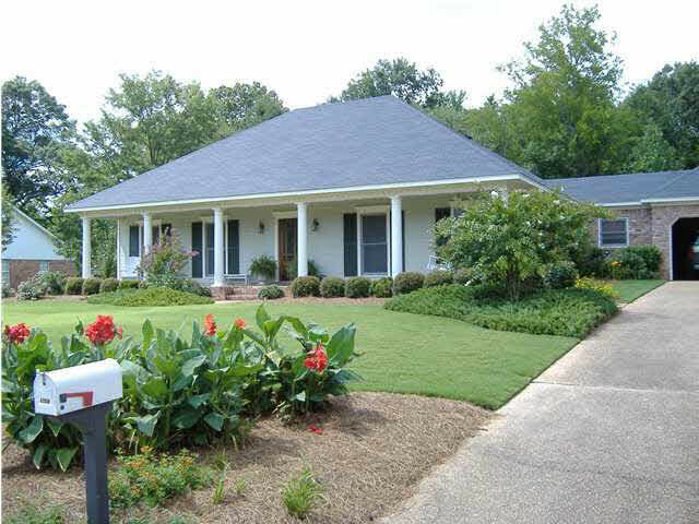 Property Photo:  104 Elm Street  MS 39110 