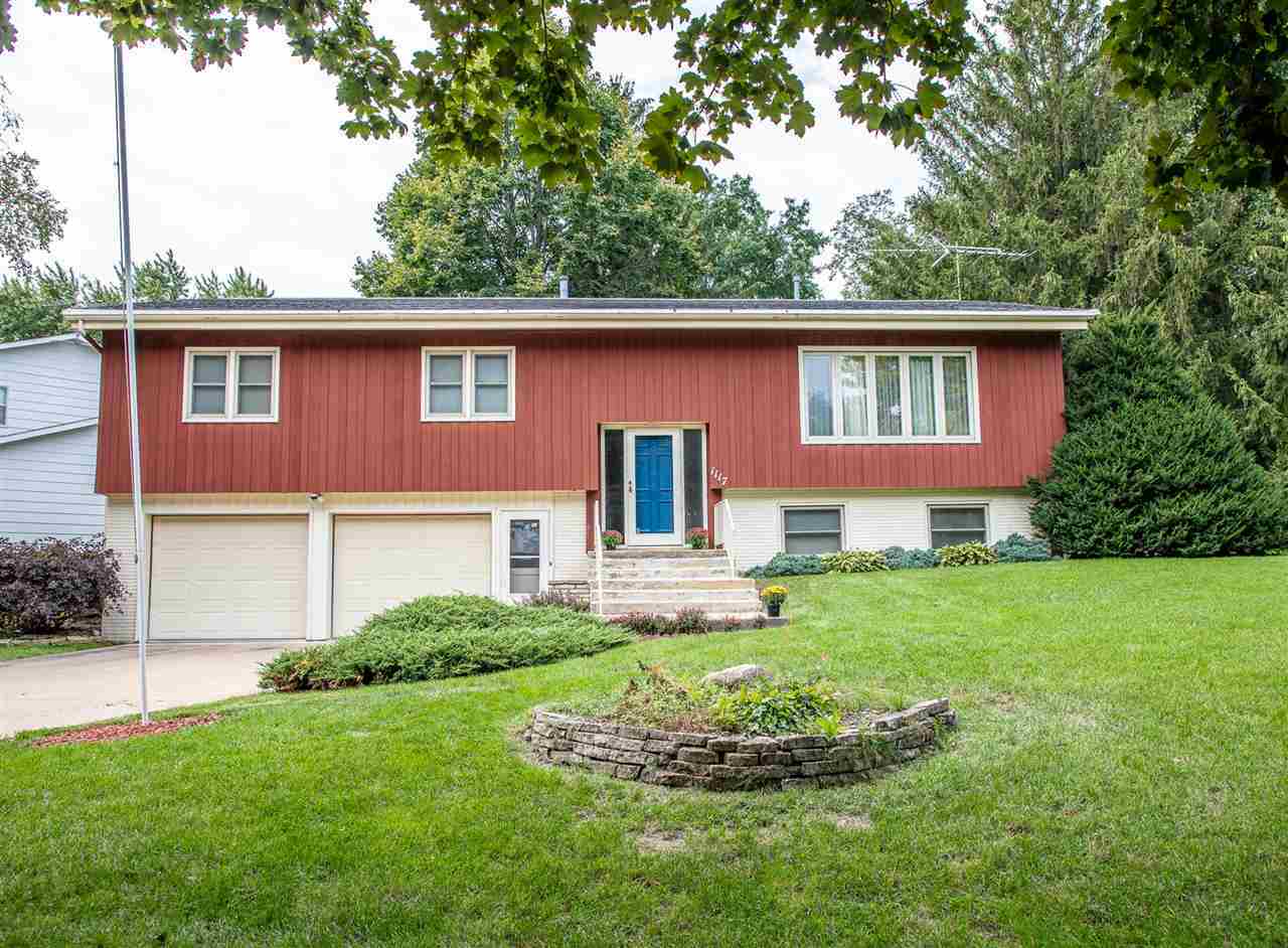 Property Photo:  1117 Woodring Drive  IA 50677 