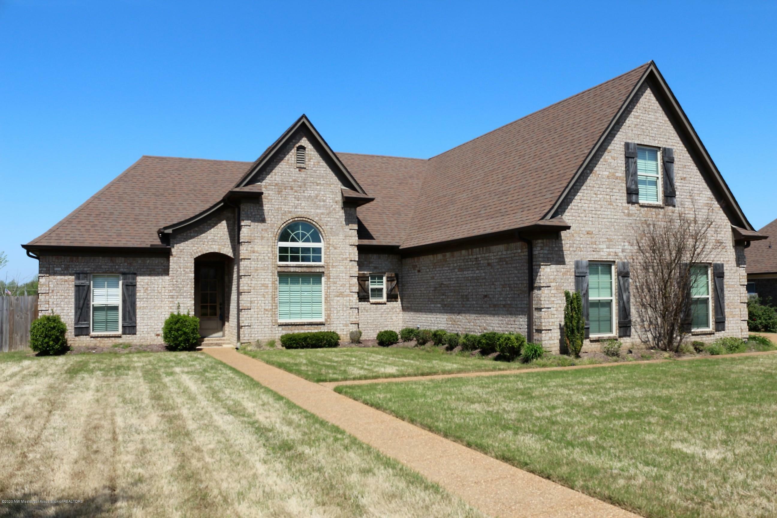 Property Photo: 5036 Wethersfield Boulevard MS 38654