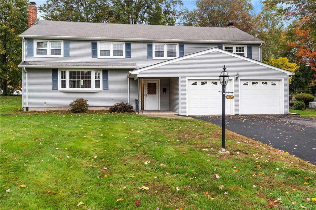 Property Photo: 906 Cloverdale Circle CT 06109