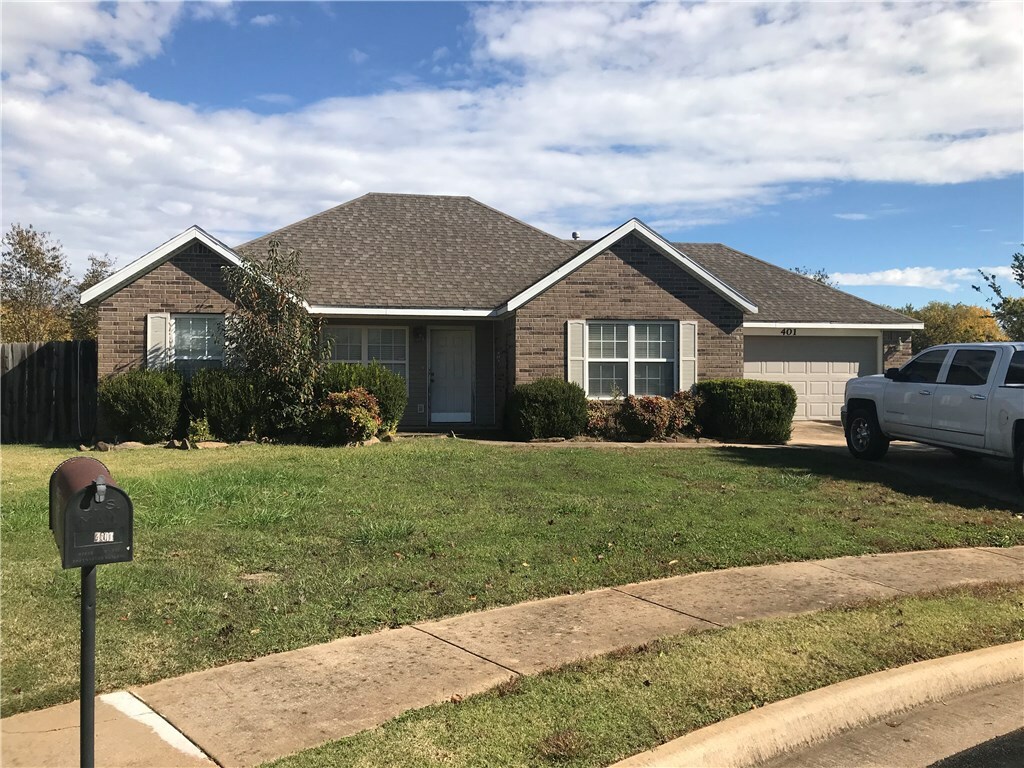 Property Photo:  401 Crystal Street  AR 72745 