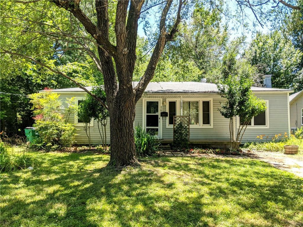 Property Photo:  1707 Westwood Avenue  AR 72762 