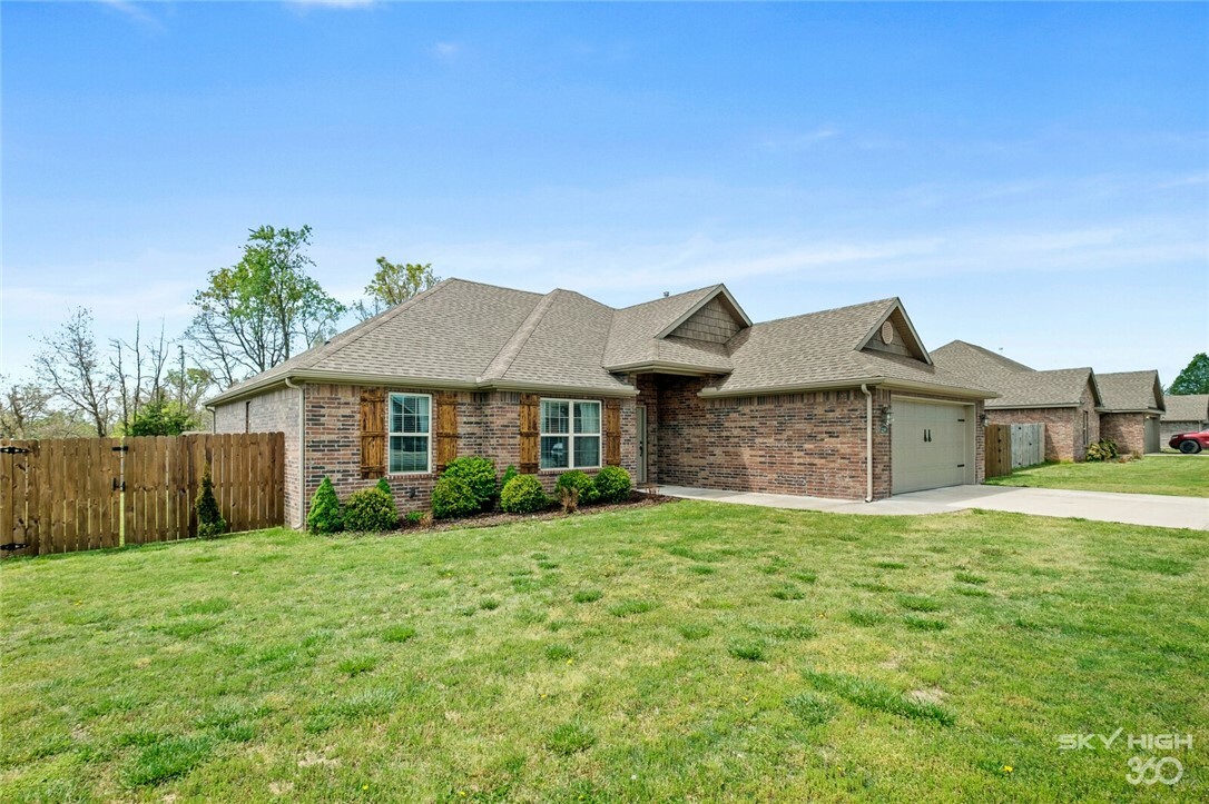 Property Photo:  2241 Hunter Drive  AR 72751 