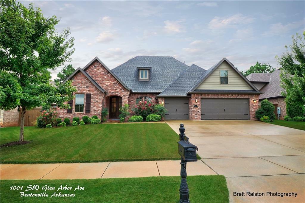 Property Photo: 1001 SW Glen Arbor Avenue AR 72713