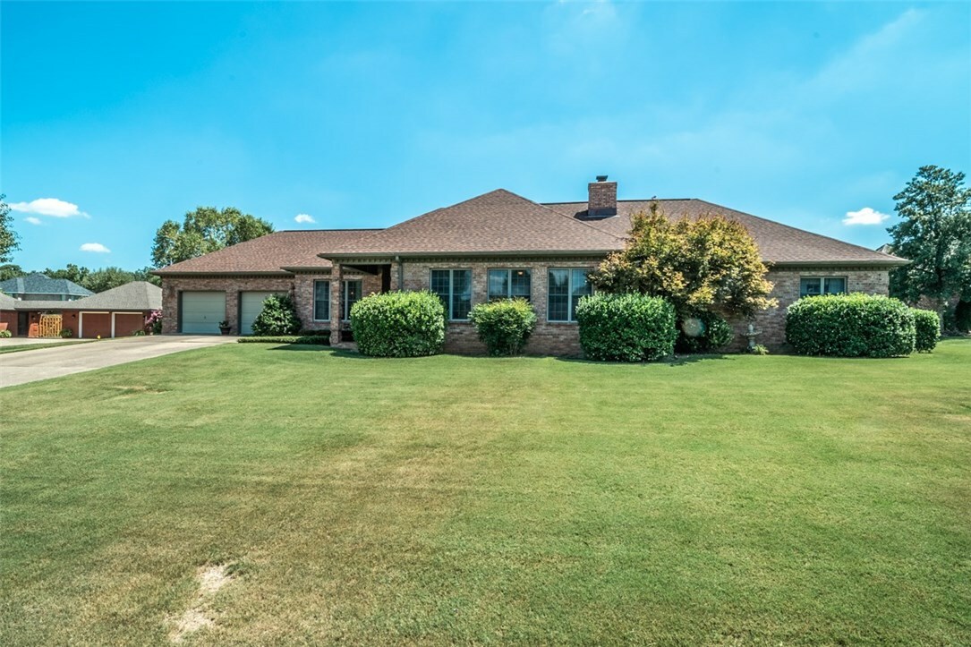 Property Photo:  1812 El Contento Circle  AR 72712 