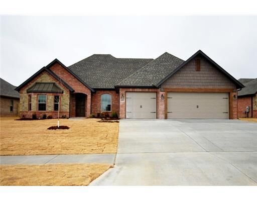 Property Photo:  4201 SW Lilac Street  AR 72712 