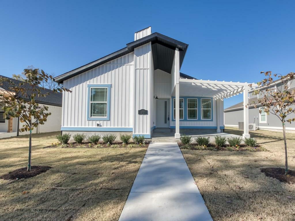 Property Photo:  510 SW D Street  AR 72712 