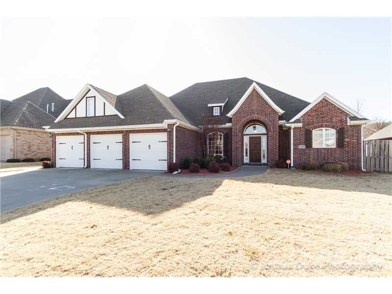 Property Photo:  4329 E Oakmont Drive  AR 72701 
