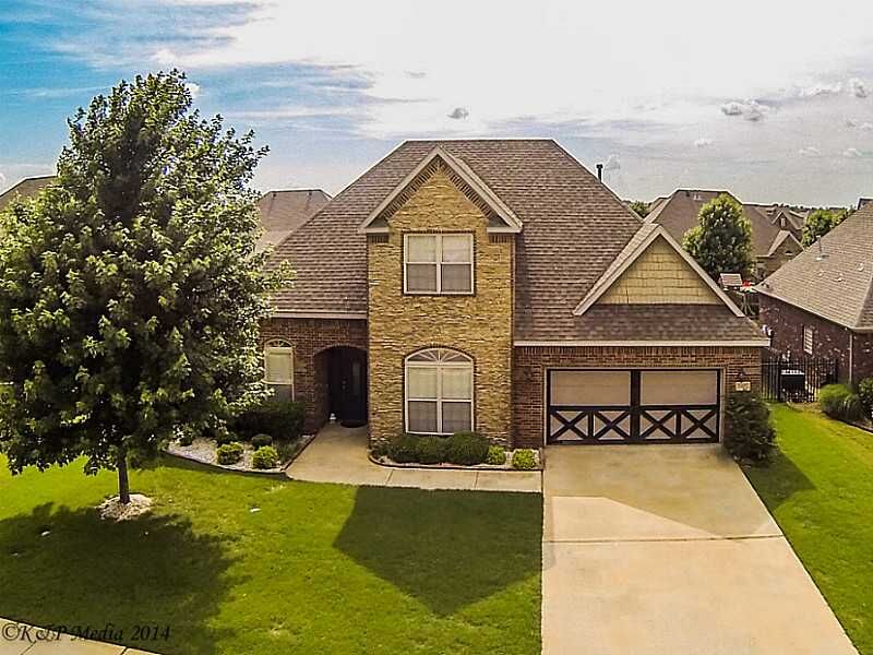 Property Photo:  5416 S Fireplace Drive  AR 72758 