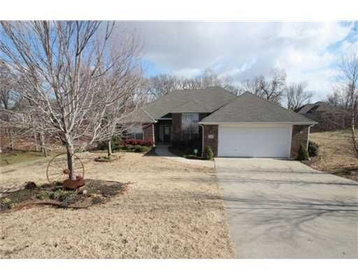 Property Photo: 864 Hillcroft Terrace AR 72718