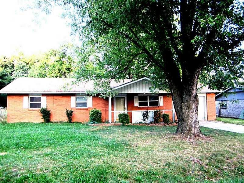 Property Photo:  1811 S Beth Drive  AR 72758 