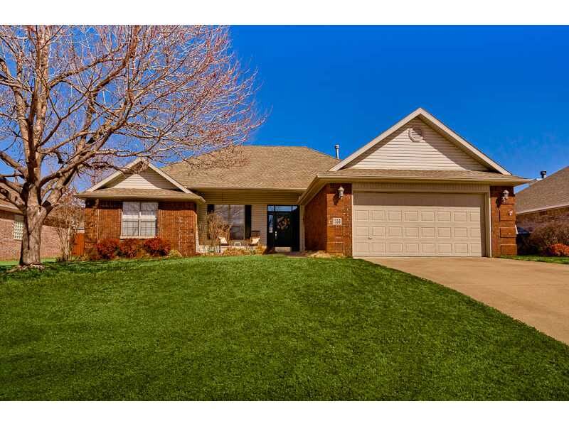 Property Photo:  1558 Berkshire Terrace  AR 72764 