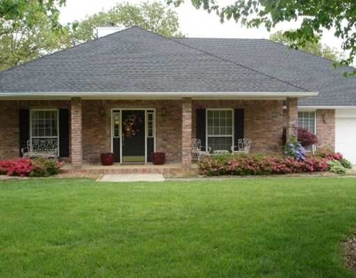 Property Photo:  2404 NW Linebarger Lane  AR 72712 