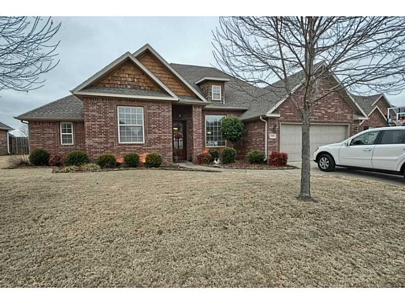 Property Photo: 1929 S Doral Drive AR 72701