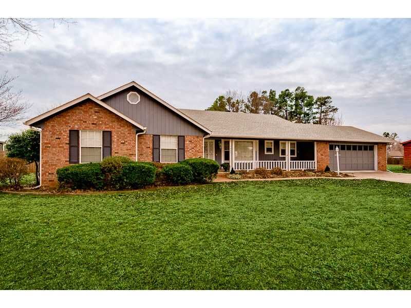 Property Photo: 1427 E Stubblefield Road AR 72703