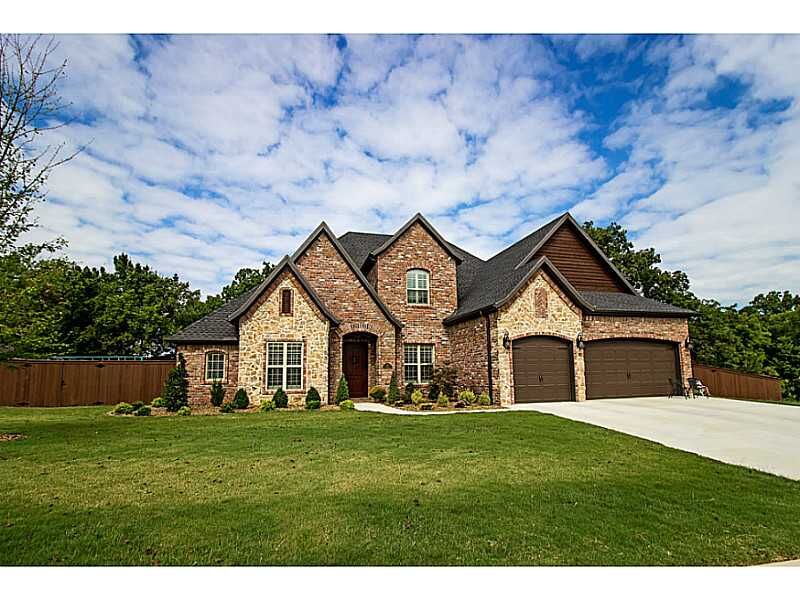 Property Photo:  503 NE Lake Pointe Place  AR 72712 