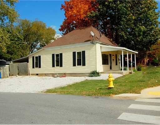 Property Photo:  414 NW 5th Street  AR 72712 