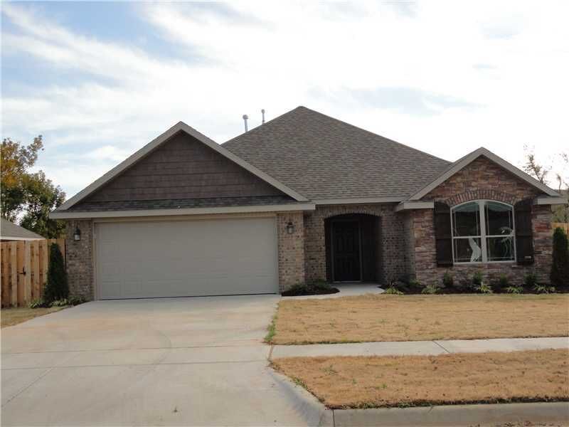 Property Photo: 2600 W Vanike Drive AR 72704