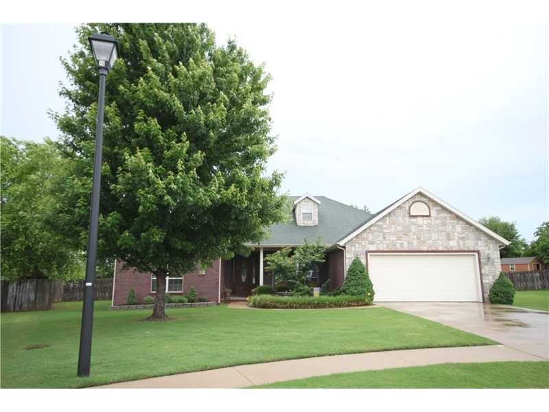 Property Photo:  1296 S Saint Andrews Circle  AR 72701 
