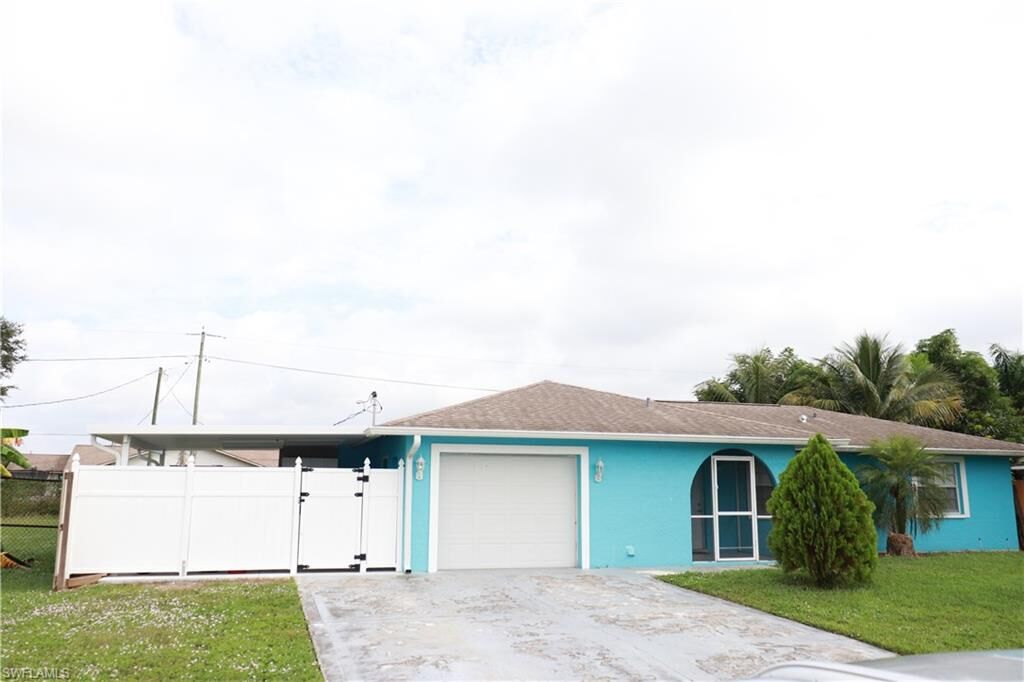 Property Photo:  5301 20th Place SW  FL 34116 