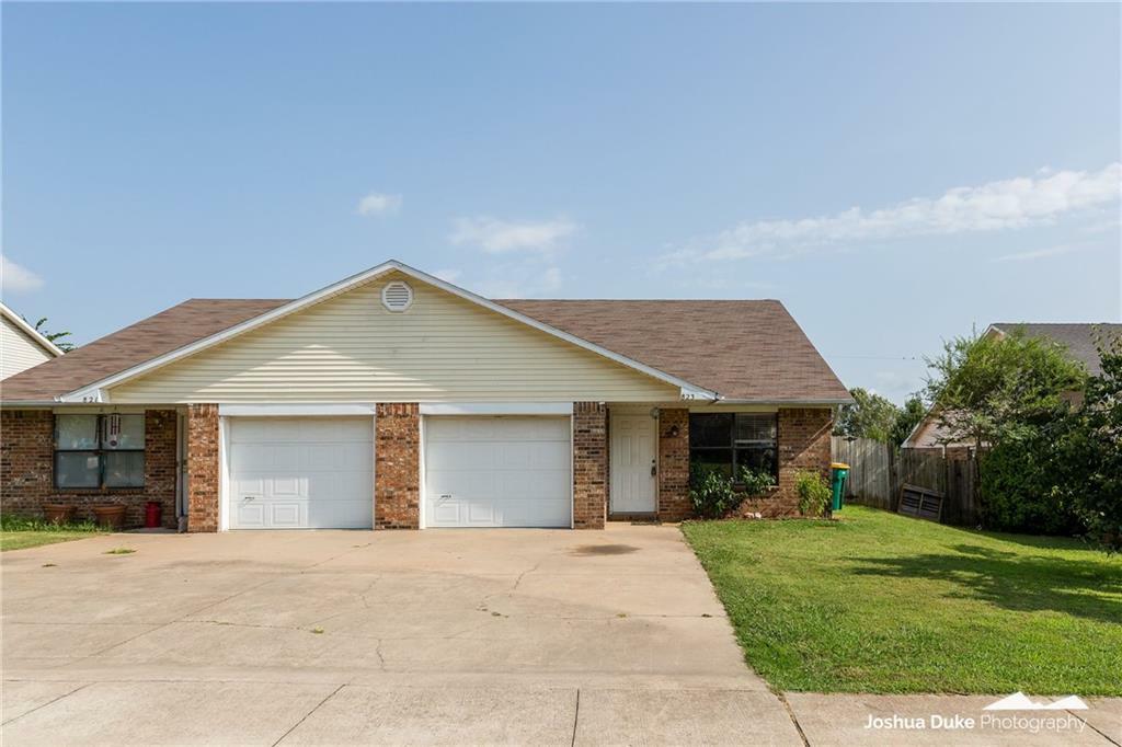 Property Photo:  821 &Amp 823 E Kara Lane  AR 72758 