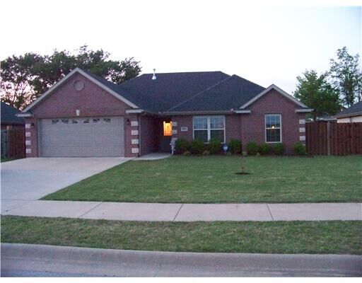 Property Photo:  2902 SW Camden Drive  AR 72712 