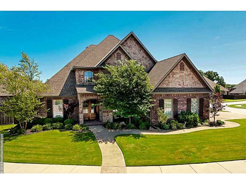 Property Photo:  1604 NE Rock Street  AR 72712 