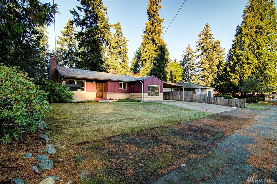 Property Photo:  19851 Phinney Ave N  WA 98133 