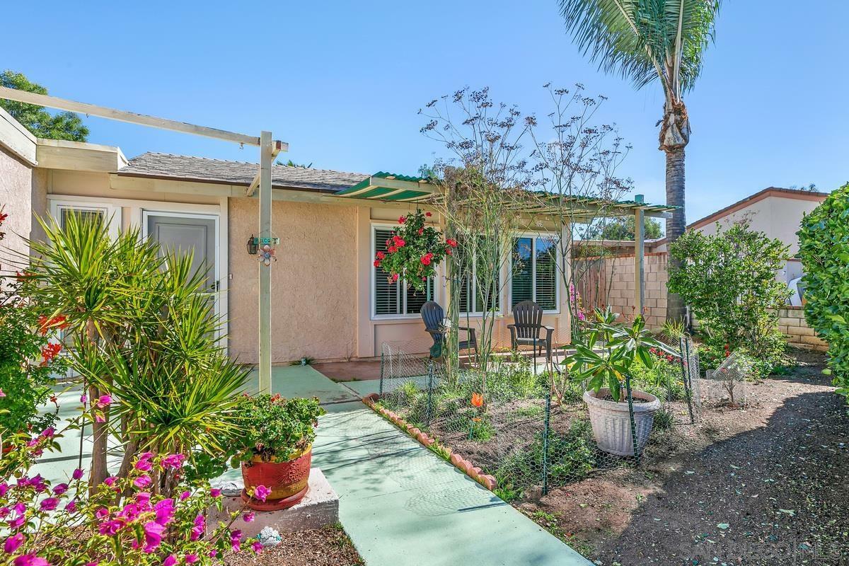 Property Photo:  853 Avenida Taxco  CA 92084 