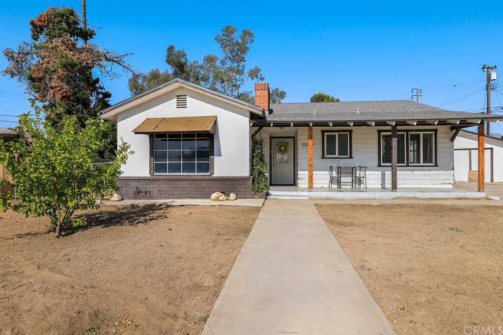 Property Photo: 25270 19th Street CA 92404