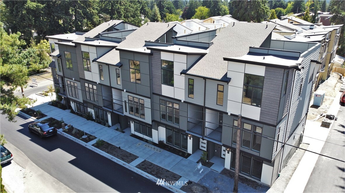 Property Photo: 21511 50th Avenue W B WA 98043