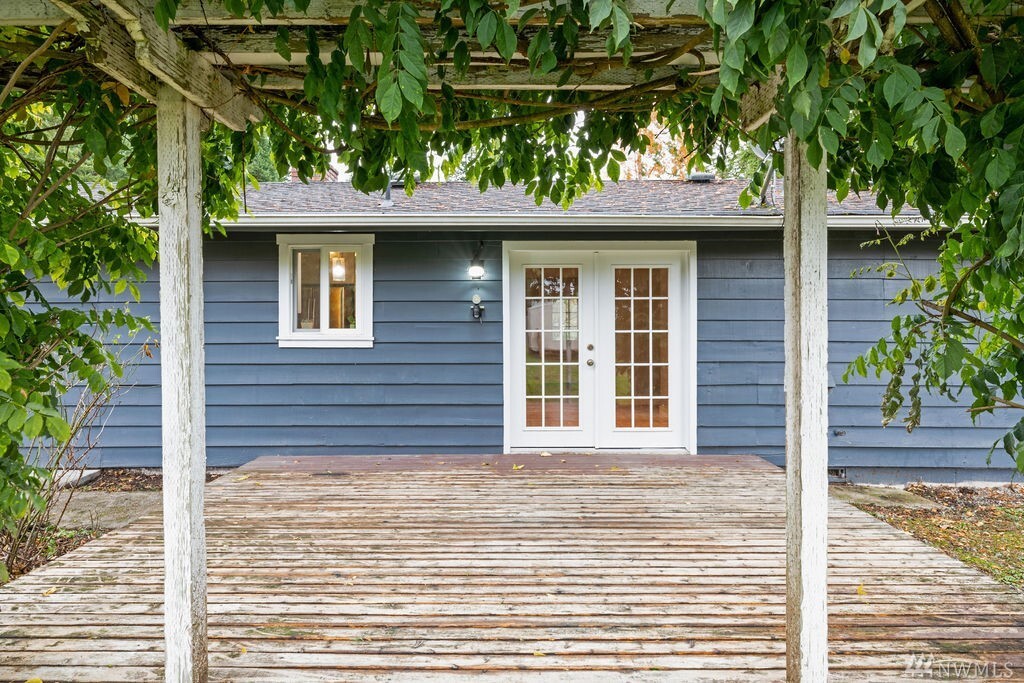 Property Photo: 9402 171st Ave SE WA 98290
