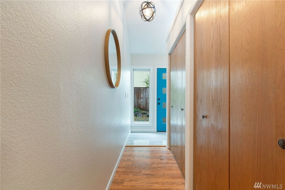 Property Photo:  1295 SW Orchard St  WA 98106 