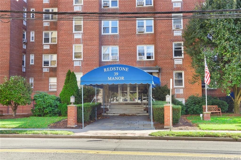 Property Photo:  39 Glenbrook Road 1A  CT 06902 