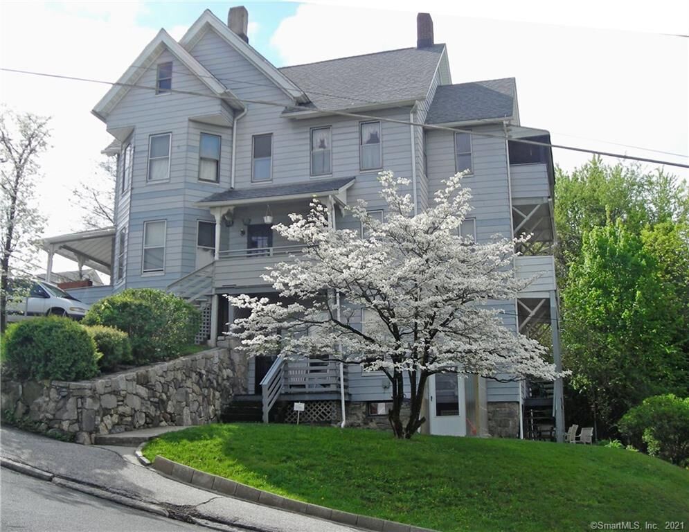 Property Photo:  72 Town Hill Avenue  CT 06810 