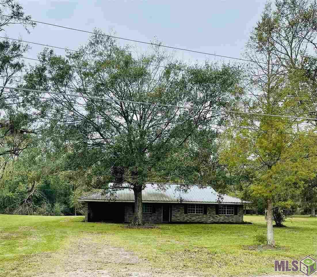 Property Photo:  8427 Brittany Rd  LA 70778 