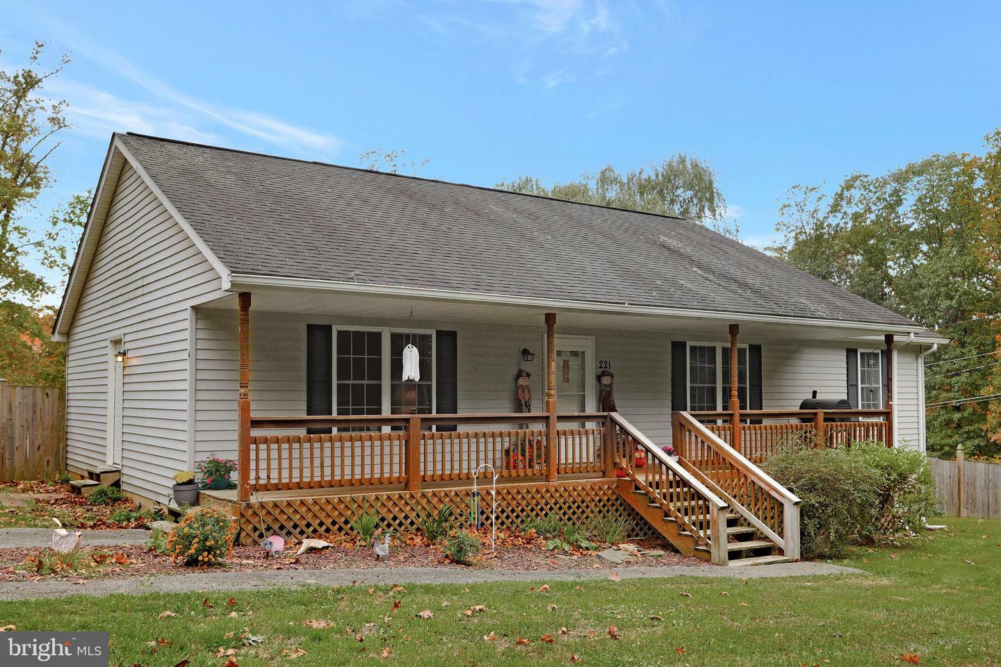 Property Photo:  221 McGuire Circle  WV 25425 