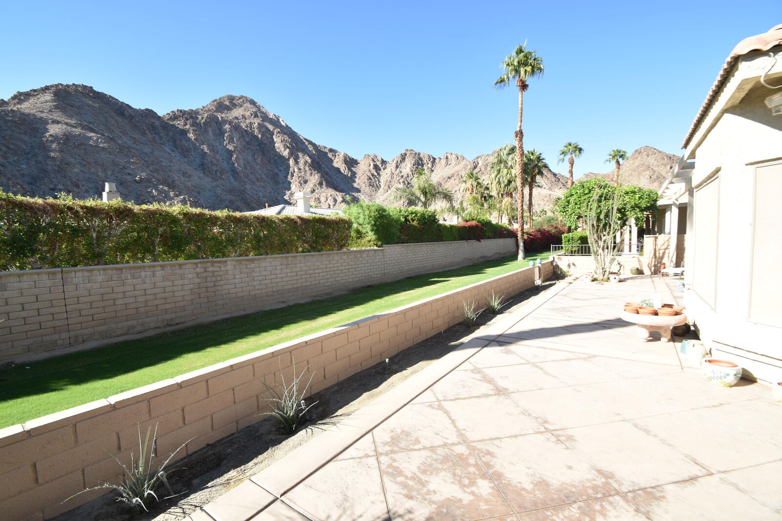 Property Photo:  48625 Vista Tierra  CA 92253 