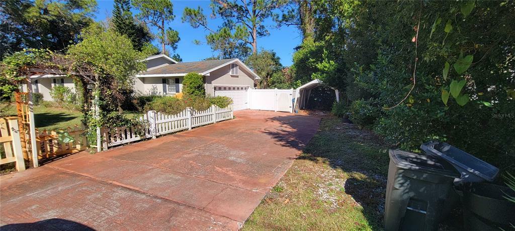Property Photo: 228 Deleon Road FL 32713